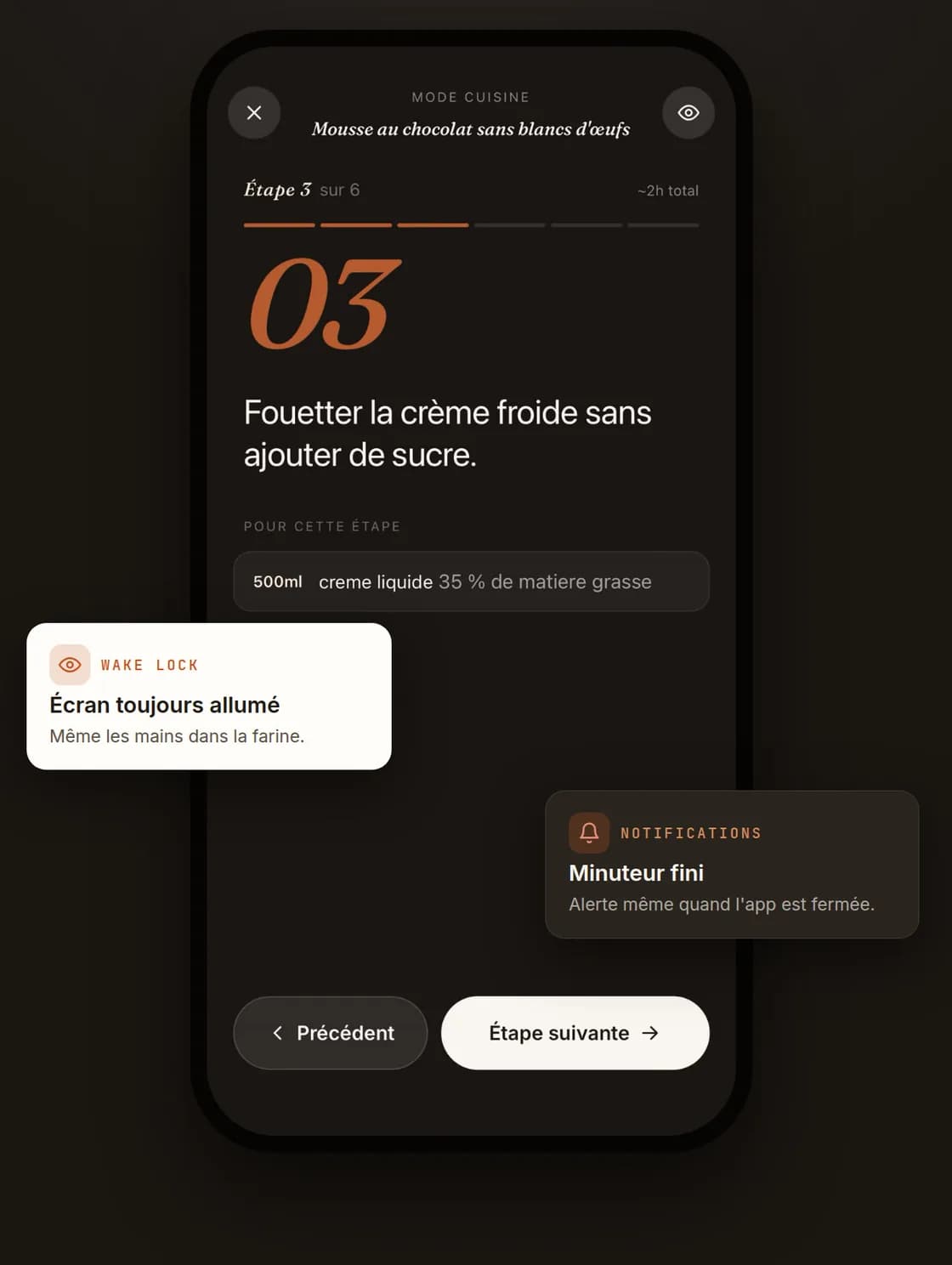 Le mode cuisine de RecetteClic : étape 3 sur 6 affichée en grand sur fond sombre, avec les ingrédients de l'étape et un minuteur.
